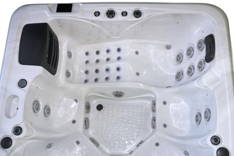 Salacia Elite A Stunning 6-Person Luxury Tub